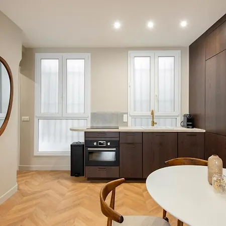 The New Suites, Centre Parigi
